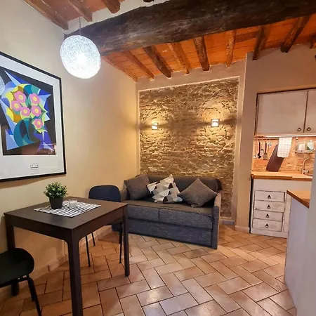 Apartman Tra Miracoli E Cavalieri